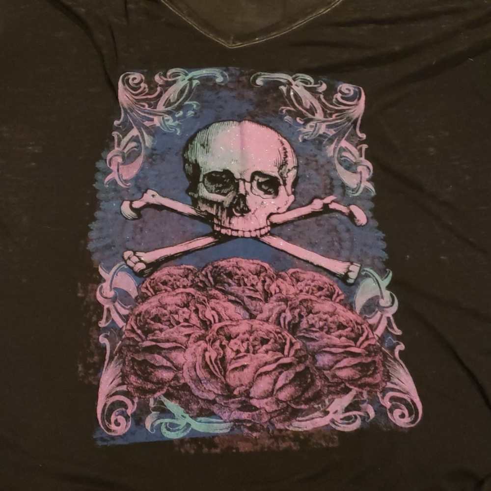 Rock & Republic skull and crossbones t shirt